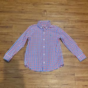 Boys Vineyard vines performance button down. Red, white and blue plaid size 6